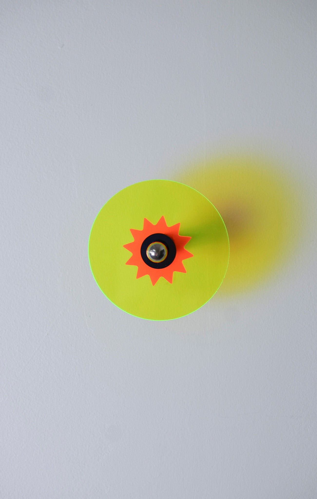 patères colorées soleil pop jaune fluo