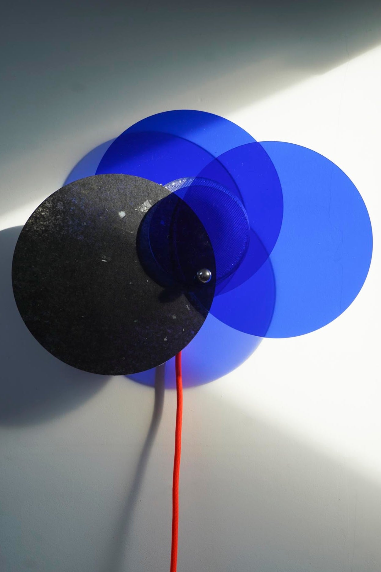 lampe plastique recyclé Rayon Vert studio
