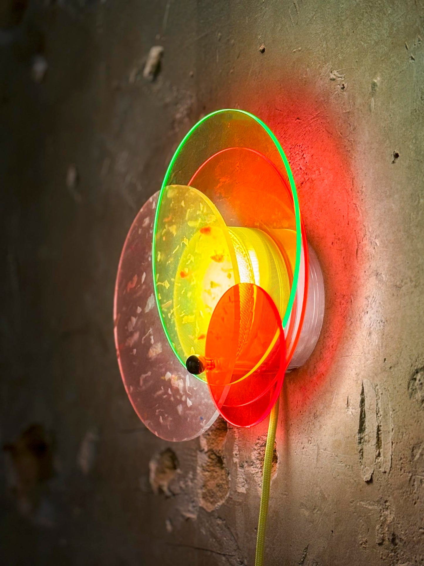 lampe plastique recyclé Rayon Vert studio