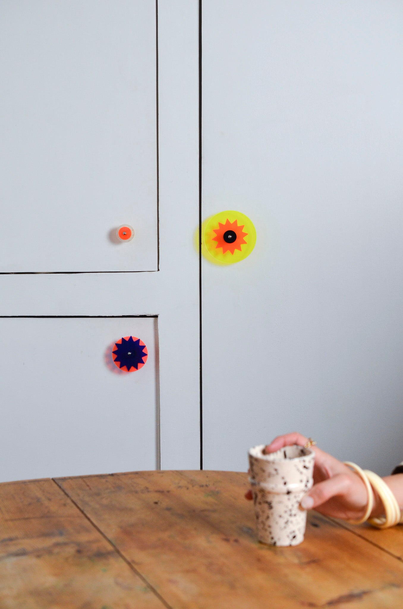 Poignées colorées soleil pop couleur primaire fluo