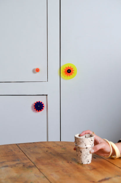 Poignées colorées soleil pop couleur primaire fluo